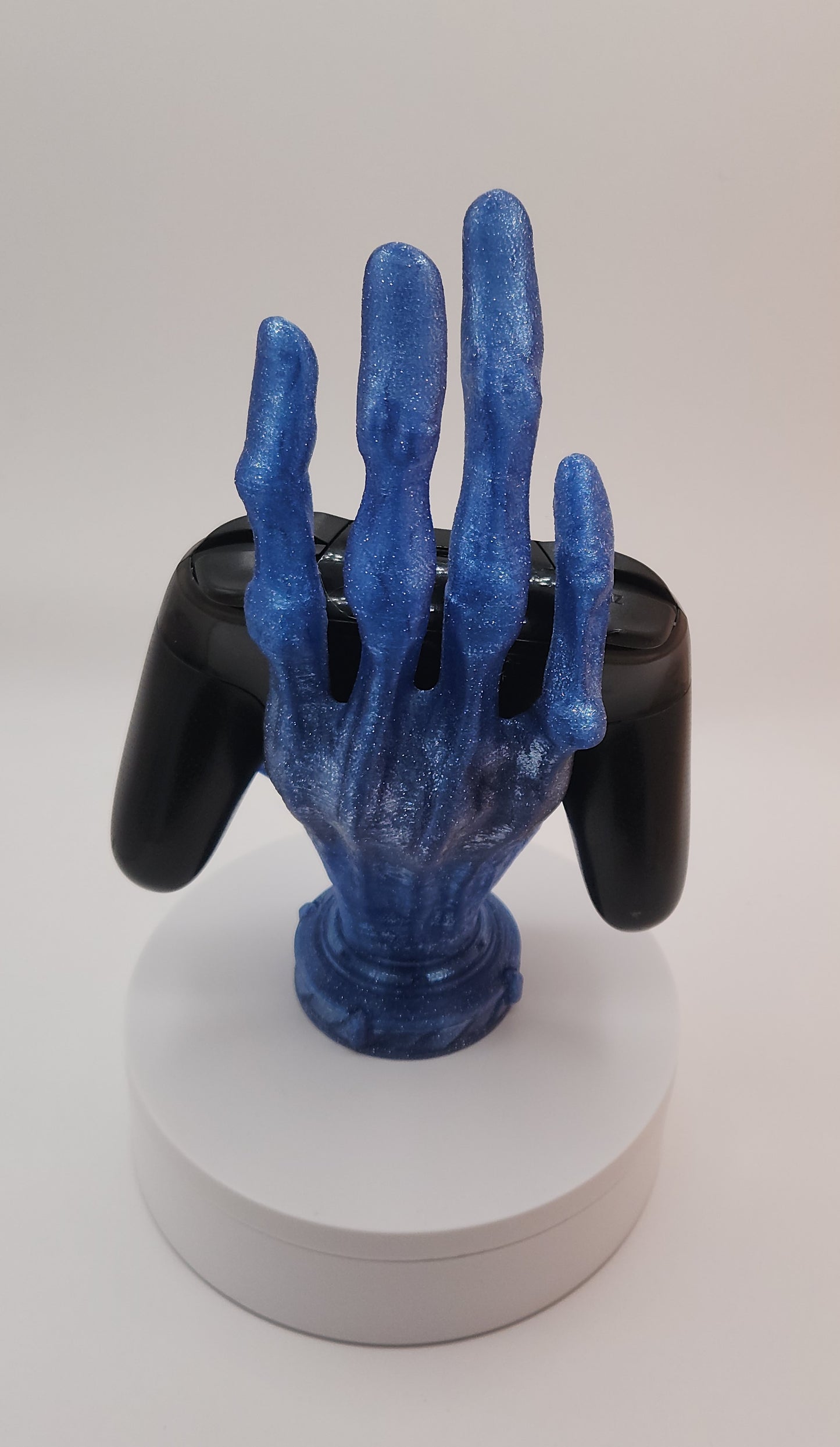 Galactic Grip: Alien Hand Controller Stand - Starzy Creations