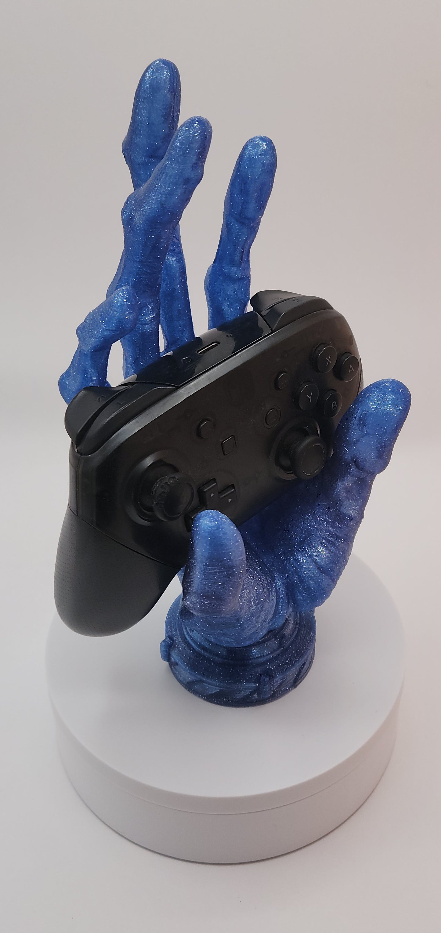 Galactic Grip: Alien Hand Controller Stand - Starzy Creations