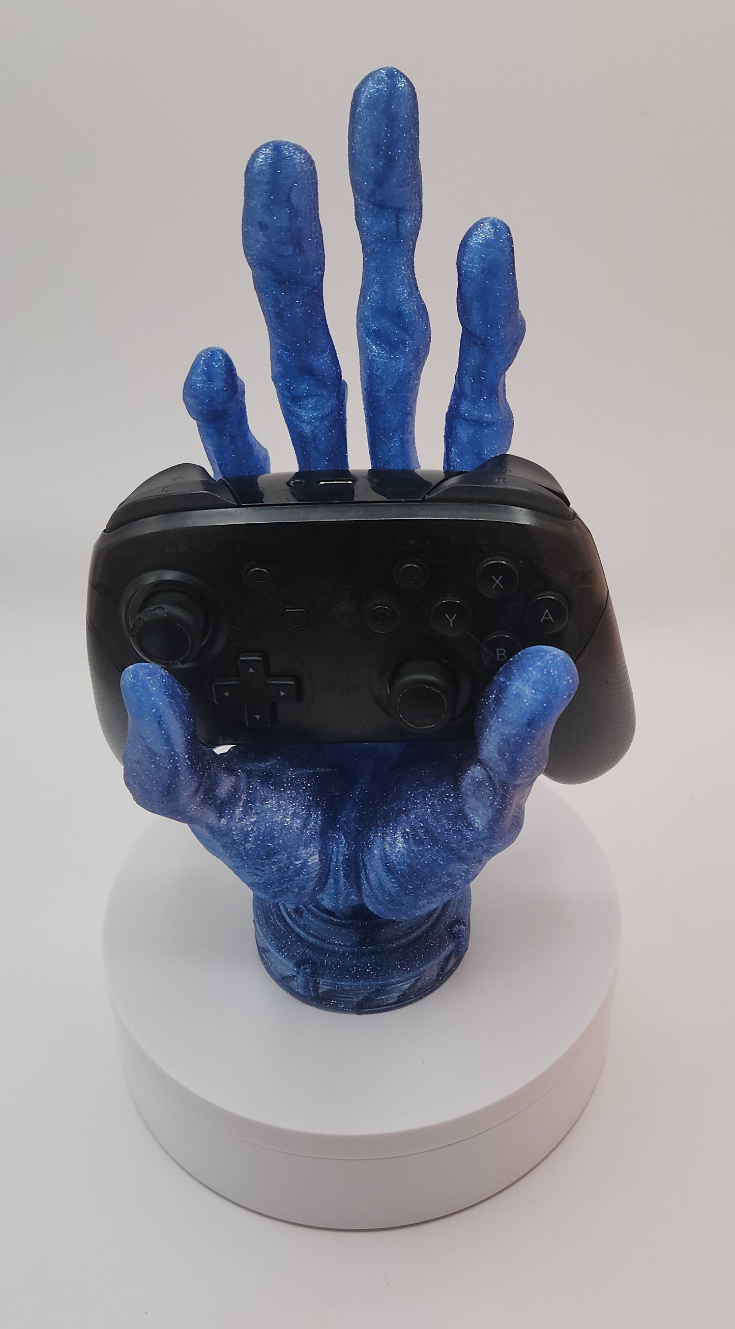 Galactic Grip: Alien Hand Controller Stand - Starzy Creations