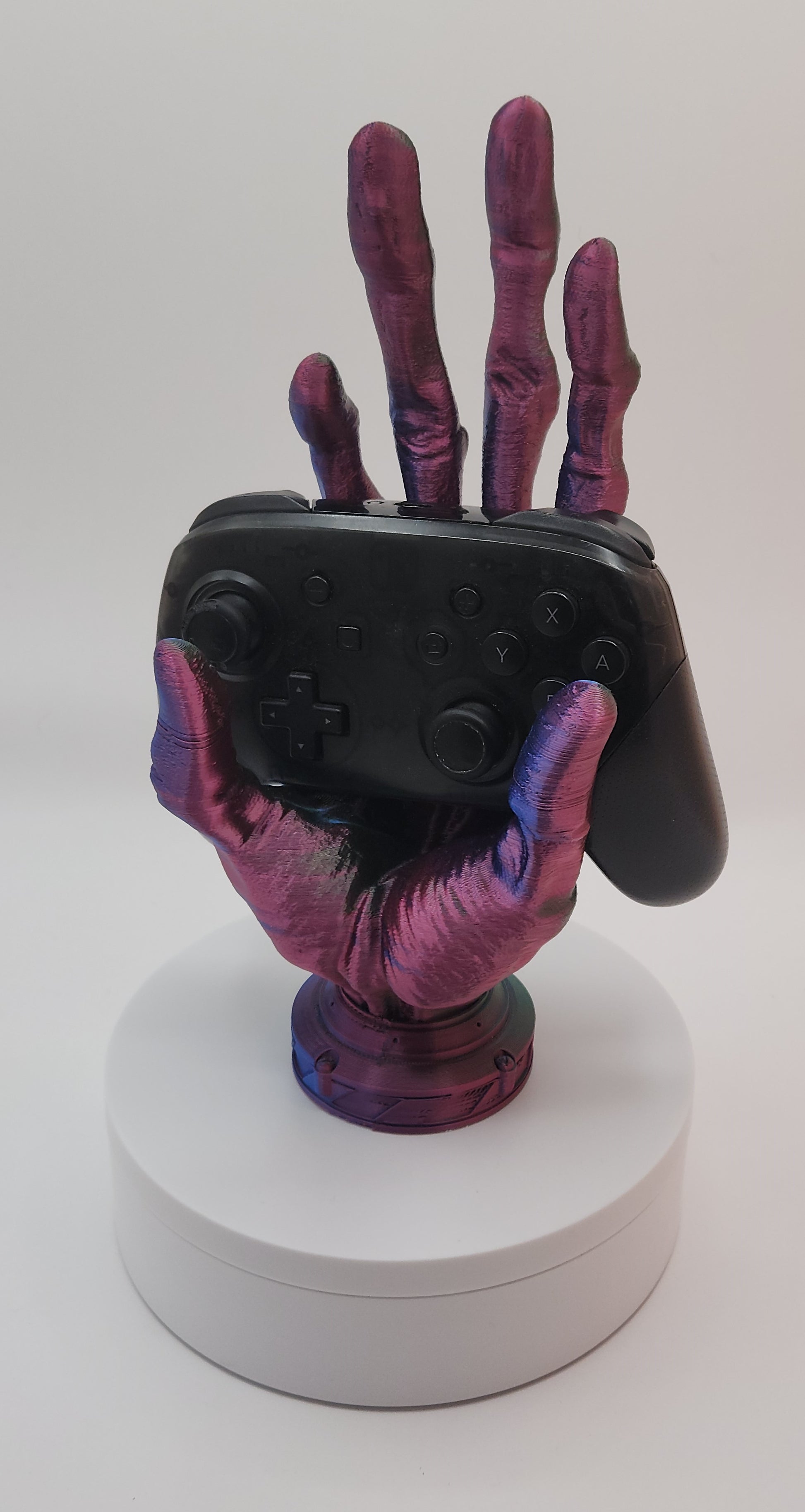 Galactic Grip: Alien Hand Controller Stand - Starzy Creations